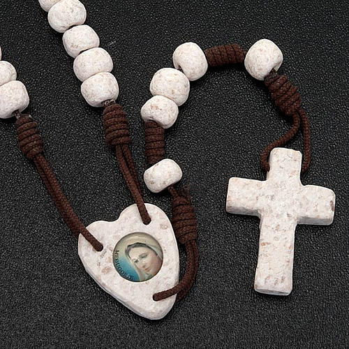Rosario Medjugorje cuore pietra bianca 4
