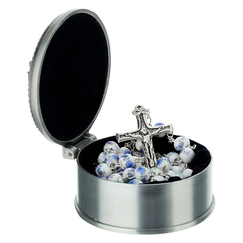 Round metal rosary box with three roses 4