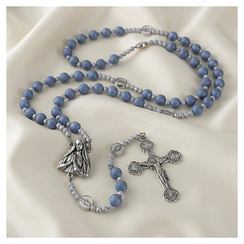 Terço Nossa Senhora das Graças contas 8 mm azul gelo 2