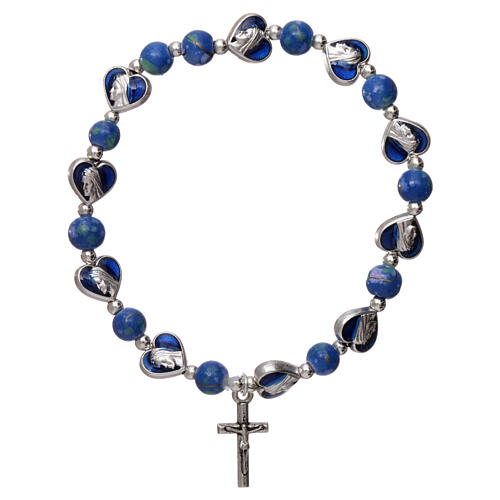 Elastisches Zehner-Armband aus 4 mm Glasperlen und blauen Herzen 1
