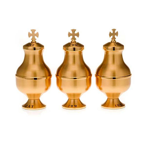 Holy oils: gold-plated vessels 1
