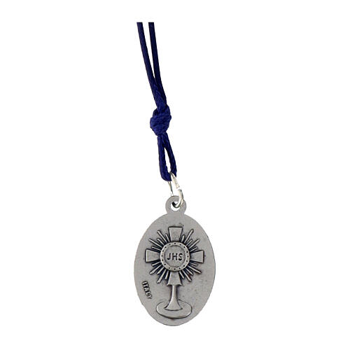 Marcador de página Carlo Acutis em madeira com corda azul e medalha com frase ITA 4