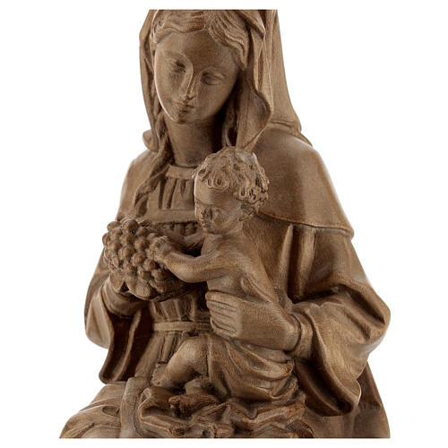 Imagen Virgen sentada con niño y uva de madera patinada de la Val Gardena 2