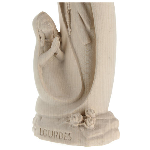 Virgen de Lourdes y Bernadette de madera natural de arce 4