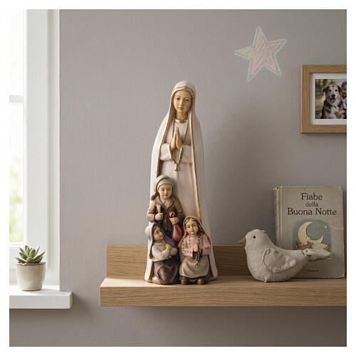 Estatua Nuestra Señora de Fátima con 3 pastores madera 2