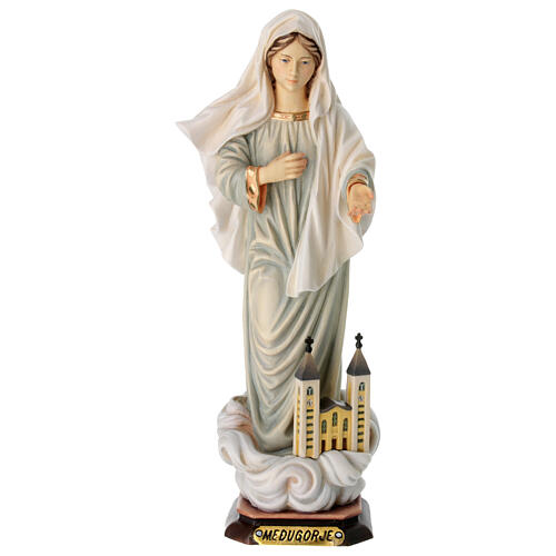 Estatua Virgen de Medjugorje con iglesia madera pintada Val Gardena 1