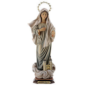 Statue Notre-Dame Reine de la Paix avec église et auréole bois peint Val Gardena