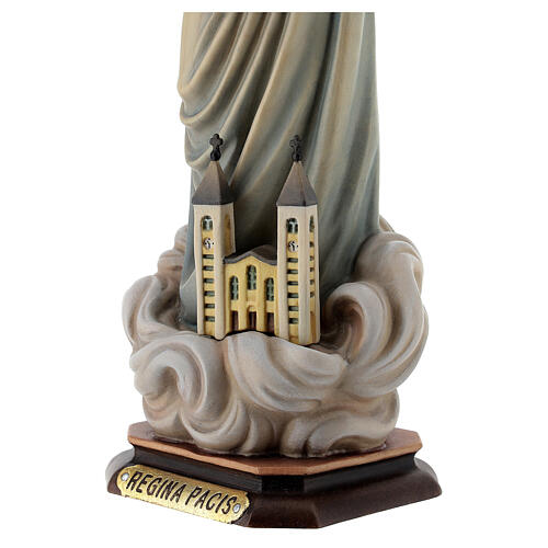 Statue Notre-Dame Reine de la Paix avec église et auréole bois peint Val Gardena 4