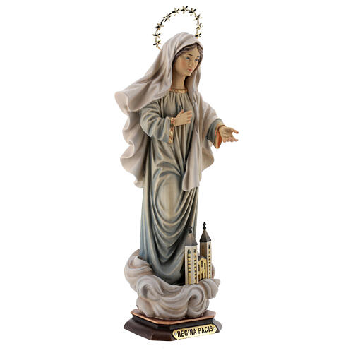 Statue Notre-Dame Reine de la Paix avec église et auréole bois peint Val Gardena 5