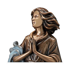 Statue of woman with joined hands in bronze 60 cm with light blue cloth for EXTERNAL USE