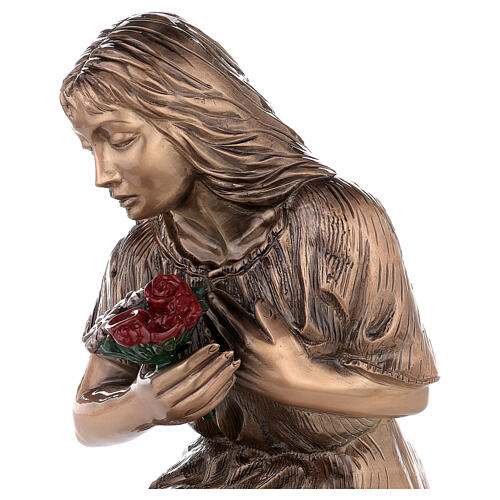 Statue of Kneeling Woman Holding Flowers in Bronze 45 cm for OUTDOORS 2