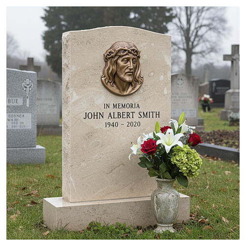 Tablica ścienna z wizerunkiem oblicza Chrystusa w koronie cierniowej – brązowana, do użytku zewnętrznego 2