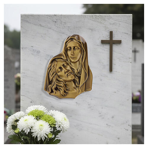 Tablica ścienna „Pietà” w wykończeniu brązowym - płaskorzeźba 2