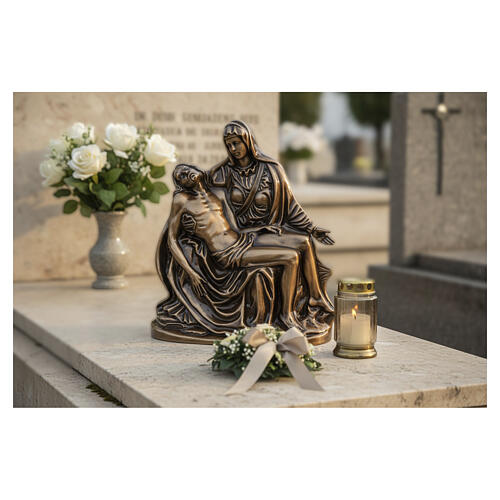 Estátua Pietà de Michelangelo bronzeada em base 19x16x8 cm para exterior 2