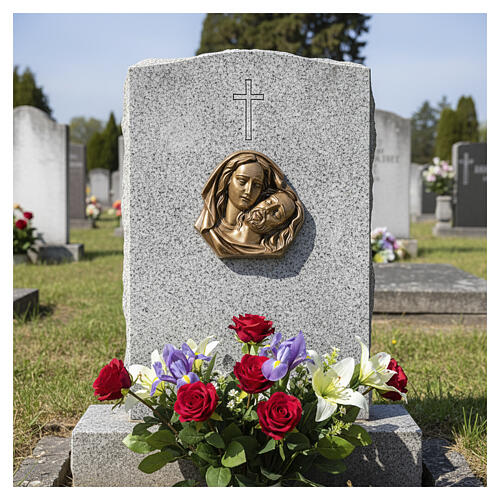 Reliefplakette mit den Antlitzen der Pietà aus Messing in bronzefarbener Ausführung für den Außenbereich 10x10 cm 2