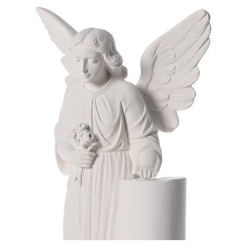 Anioł przy kolumnie marmur biały 90 cm 4