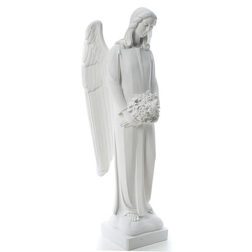 Angel with flowers in reconstituted white Carrara marble 31,5in 4