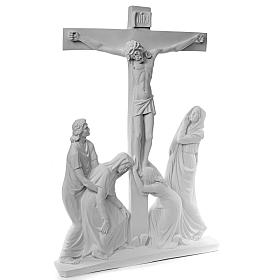 Escena de la crucifixión, mármol sintético