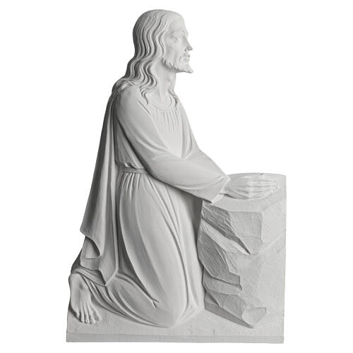 Bas relief Christ à genoux marbre reconstitué 47cm 1