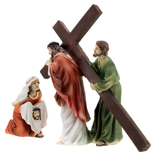 Figuras de resina da Paixão de Jesus: Jesus carregando a Cruz no caminho do Calvário, com Simão Cireneu e a Verónica 5