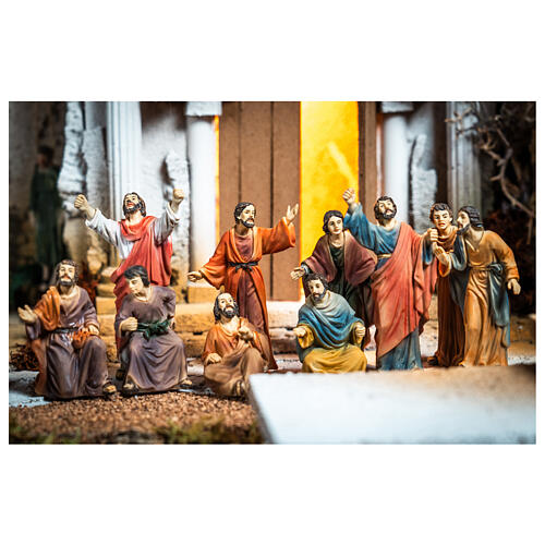 Figurki ludność potępia Jezusa scena 9 cm 2