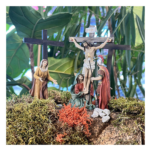 Escena crucifixión de Jesús con María a sus pies 9 cm 6