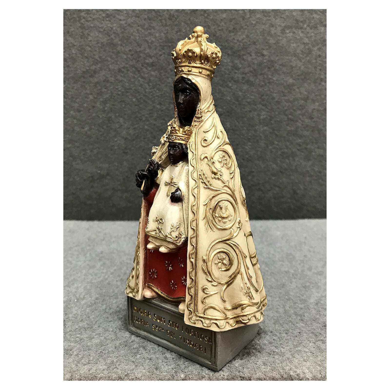 Statue aus Harz Schwarze Madonna, 18 cm | Online Verfauf auf HOLYART
