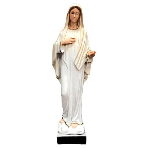 Estatua Virgen Medjugorje pintada vestidos blancos 30 cm resina 1
