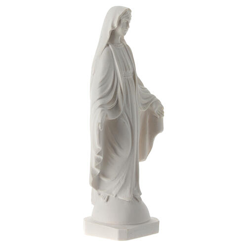 White resin statue of Our Lady of Miracles with open arms 14 cm 3