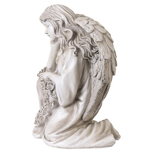 Statue kniender Engel mit Blumenkranz – für Außenbereich 30 cm, Resin in heller Steinoptik 5