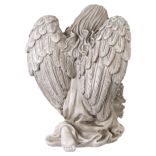 Statue kniender Engel mit Blumenkranz – für Außenbereich 30 cm, Resin in heller Steinoptik 6