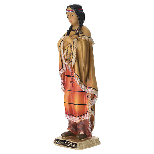 Estatuilla de resina pintada Santa Kateri Tekakwitha 20 cm 4
