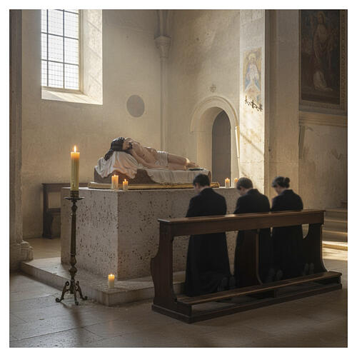 Statua vetroresina dipinta Cristo morto su pietra 35x80x40 cm 2