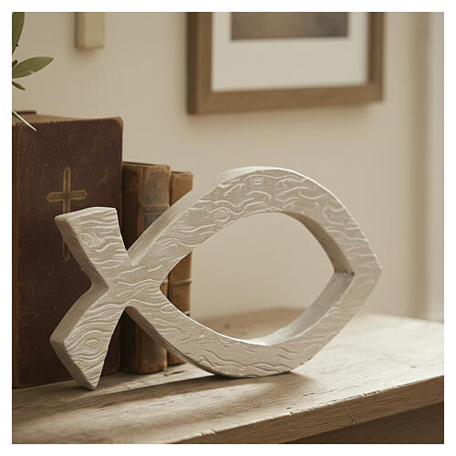 Ozdoba religijna (Ichthys) z żywicy, matowy efekt drewna, rzeźbiona, 10×20 cm 3