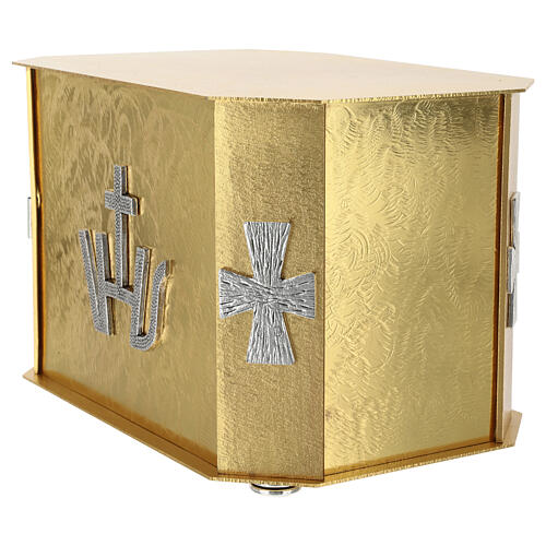 Tabernacle with exposition of the Blessed Sacrament, cross 8
