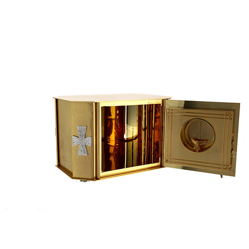 Tabernacle with exposition of the Blessed Sacrament, cross 6