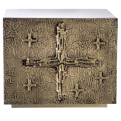 Altar Tabernacle with cross relief in gold plated brass, Molina 1