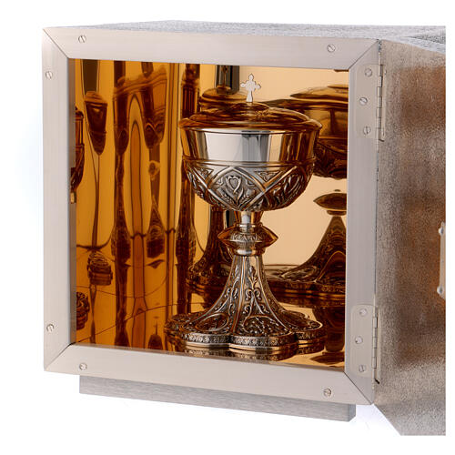 Altar Tabernacle in brass with Lamb of God image, Molina 4