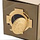 Sagrario de mesa Cruz IHS bronce dorado caja hierro s3