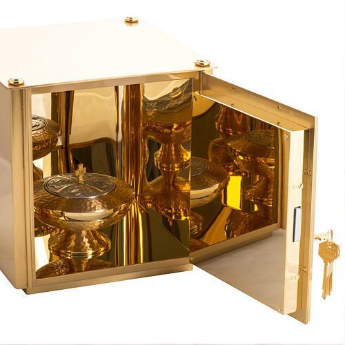 Altar Tabernacle in brass with Evangelists symbols 8