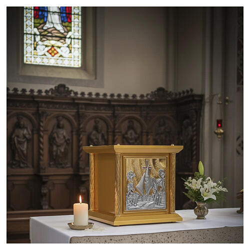 Small gilded wood tabernacle with Lake Tiberias panel, 50x40x40 cm 2