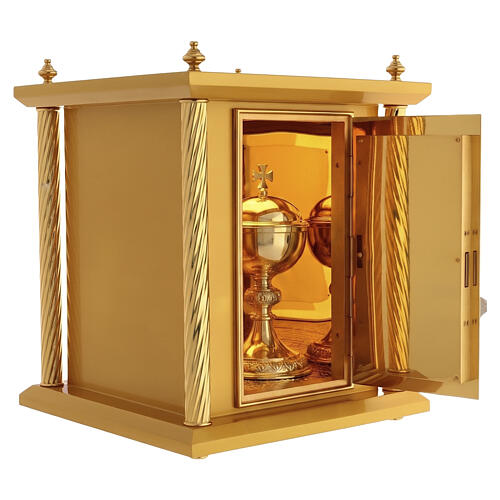 Gold-finished wood tabernacle with chalice and IHS host decoration and gilded brass door and columns, 50x40x40 cm 8