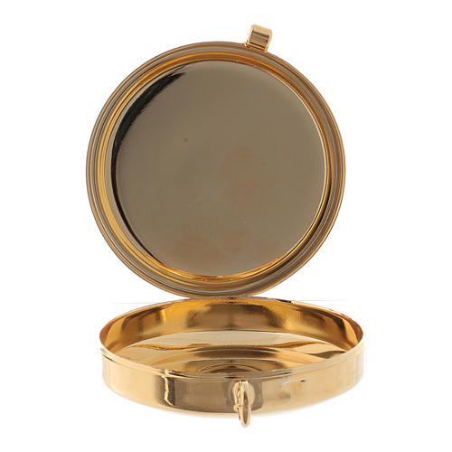 Pyx shrine in metal and wood with lamb incision 5,5 cm diameter 2