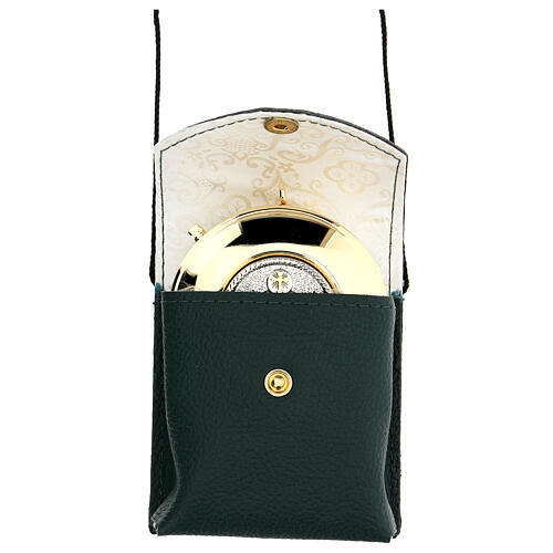 Estuche para viático color verde de verdadero cuero con cuerda y relicario d. 7,5 cm 1