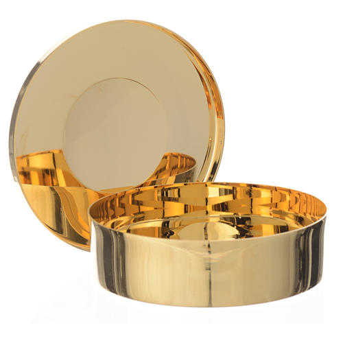 Golden brass pyx with IHS engraving, 9cm diameter 2