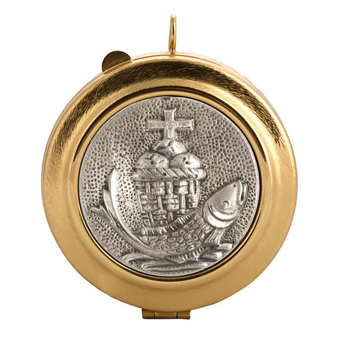 Pyx with fish and loaves decoration in knurled brass 1