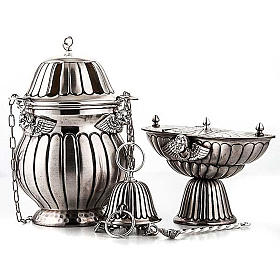 Turiboli e navette: Turibolo e navetta cesellato decorato