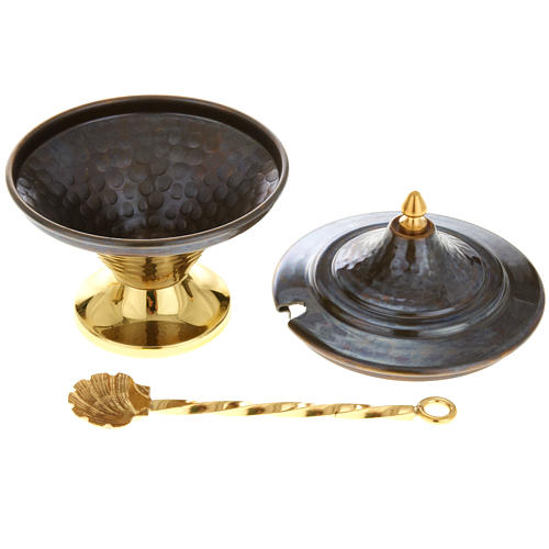 Encensoir et navette en bronze repoussés 6