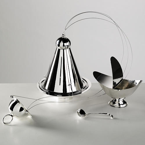 Cone shaped thurible and boat with steel chains 1