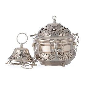 Weihrauchfass und Rauchschiffchen aus versilbertem Messing mit Kreuzblatt-Ornamenten